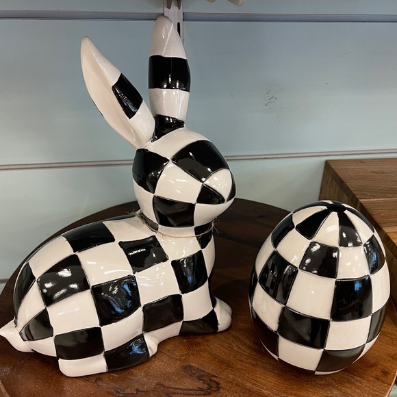 Easter Bunny & Egg Pink and White Checkered Tabletop Decor NWT HTF - Picture 7 of 7